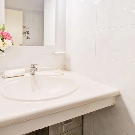 Apartment Altaluna With Pool